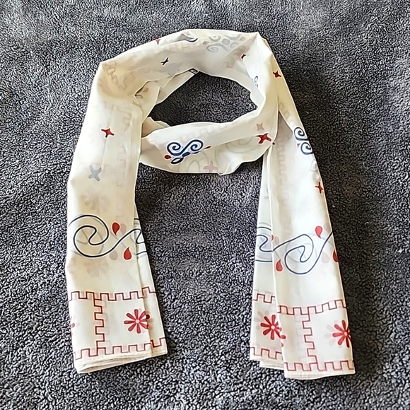 Scarf (New) - Picture 3 of 4